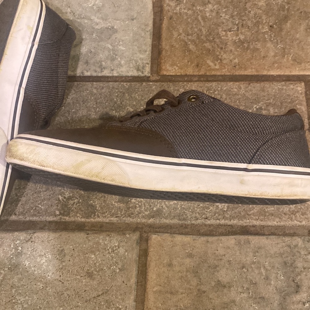 Vans sneaker, leather upper with tweed pattern on side and back